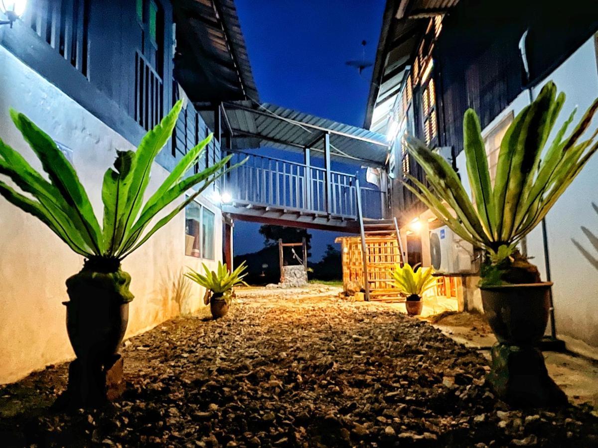 Kejora Homestay Кангар Екстер'єр фото