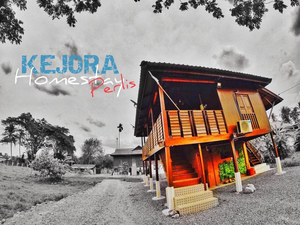Kejora Homestay Кангар Екстер'єр фото
