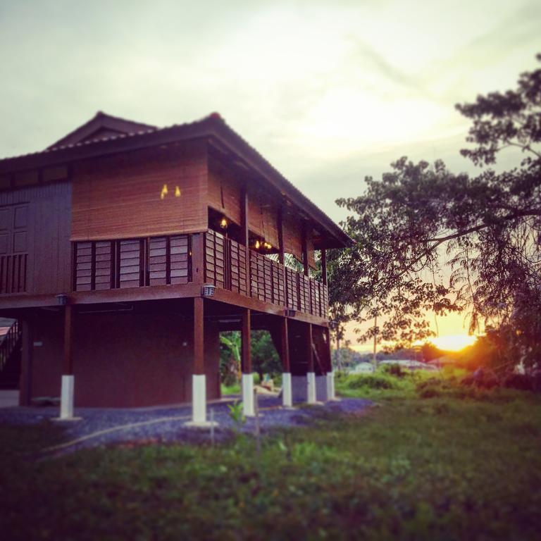 Kejora Homestay Кангар Екстер'єр фото